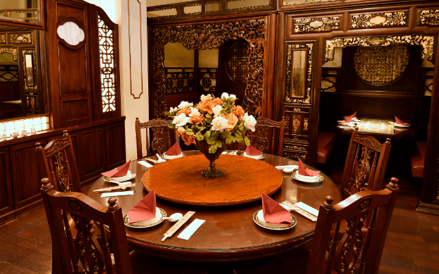 1F奥の円卓席の写真