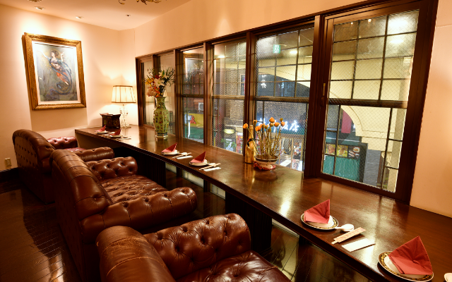 横並びのカップルシートの写真